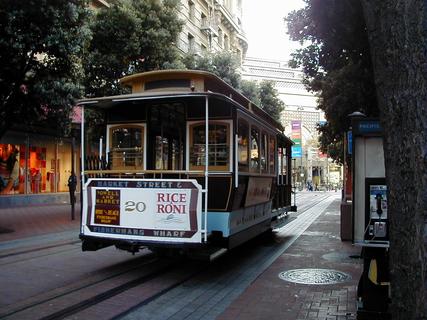 Cable car in San Francisco<br>Location: <a href="https://www.google.com/maps/search/?api=1&query=37.78542,-122.40782" target="_new">Powell Street</a>
